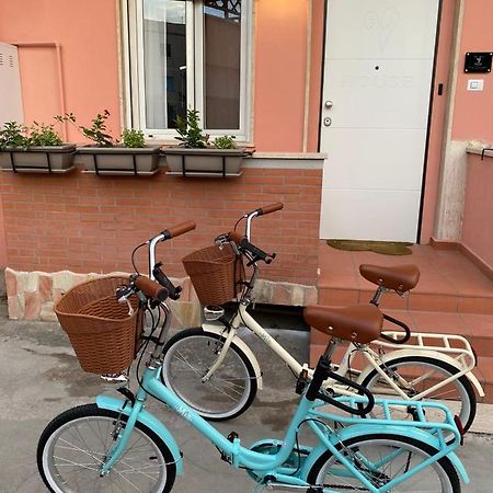 Flyhouse Fiumicino Bed & Breakfast Exterior photo